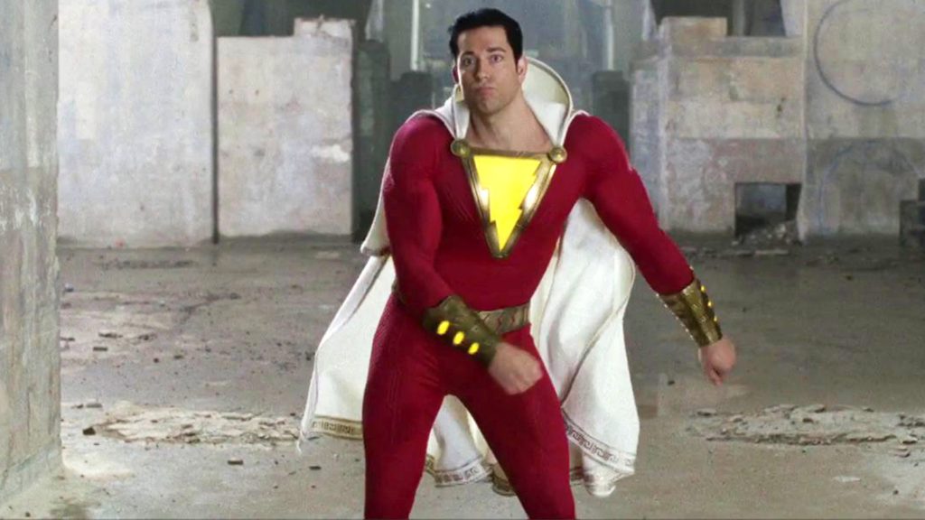 Shazam!: il supereroe DC entra in azione nel nuovo video