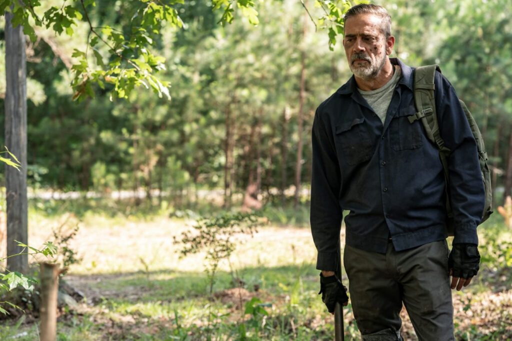 Jeffrey Dean Morgan è Negan - The Walking Dead 11 parte 2| Photo Credit: Josh Stringer/AMC