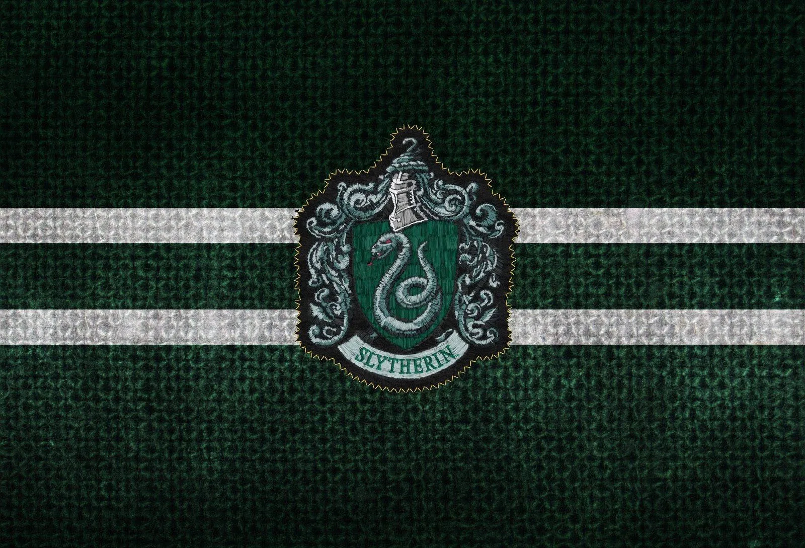 cravatta serpeverde eleganza ambiziosa a hogwarts da Nerdpool.it cravatta serpeverde eleganza ambiziosa a hogwarts