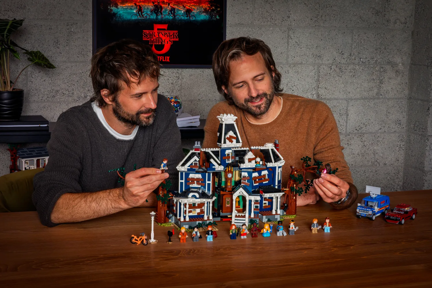 Stranger Things 5: LEGO rivela La Casa dei Creel – il set Icons 11370 con Vecna e 12 Minifigure