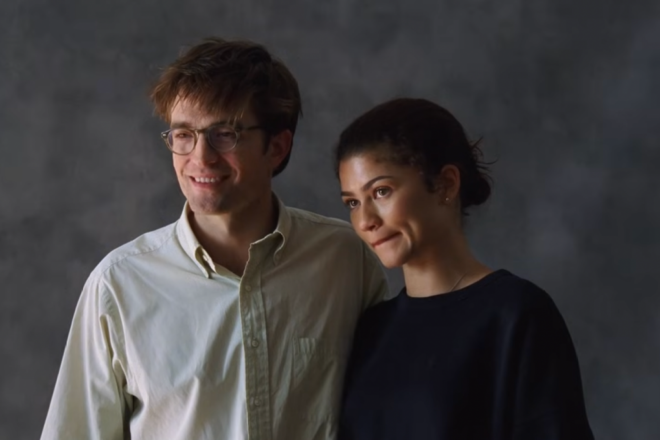 The Drama: Zendaya e Robert Pattinson sono in crisi prematrimoniale nel primo trailer della dark comedy A24 The Drama: Zendaya e Robert Pattinson sono in crisi prematrimoniale nel primo trailer della dark comedy A24